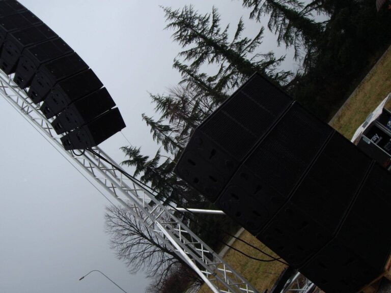 Line array TurboSound_web